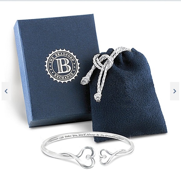 Sterling silver-plated bangle with Engraved sentiment for your granddaughter.‎ - Picture 4 of 4